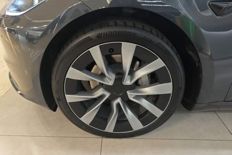 Used Tesla Model 3 2023 Rear-Wheel-Drive Version Exterior 4
