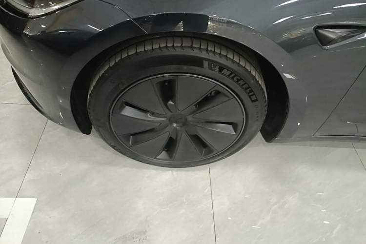 Used Tesla Model 3 2023 Rear-Wheel-Drive Version Exterior 4