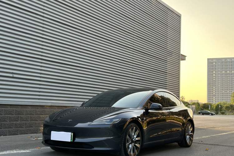 Used Tesla Model 3 2023 Rear-Wheel-Drive Version Exterior 4