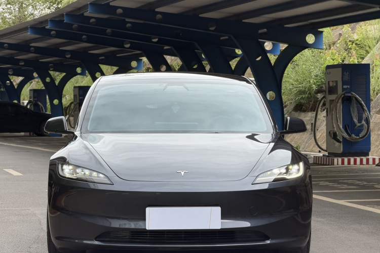 Used Tesla Model 3 2023 Rear-Wheel-Drive Version Exterior 4