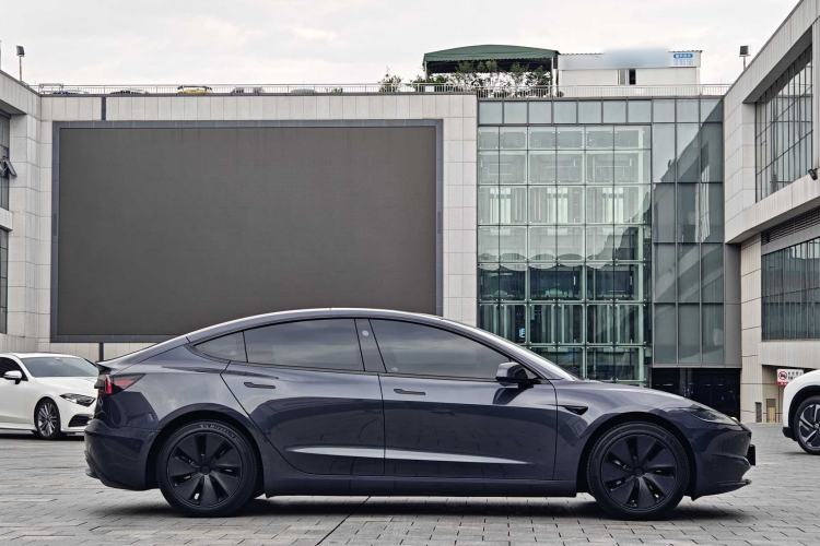 Used Tesla Model 3 2023 Rear-Wheel-Drive Version Exterior 4
