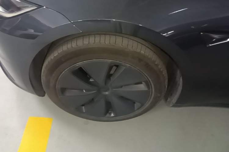 Used Tesla Model 3 2023 Rear-Wheel-Drive Version Exterior 4