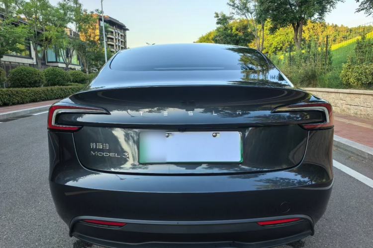 Used Tesla Model 3 2023 Rear-Wheel-Drive Version Exterior 4