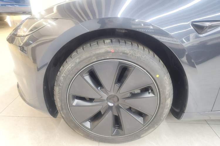 Used Tesla Model 3 2023 Rear-Wheel-Drive Version Exterior 4