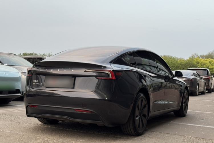 Used Tesla Model 3 2023 Rear-Wheel-Drive Version Exterior 4