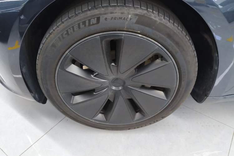 Used Tesla Model 3 2023 Rear-Wheel-Drive Version Exterior 4