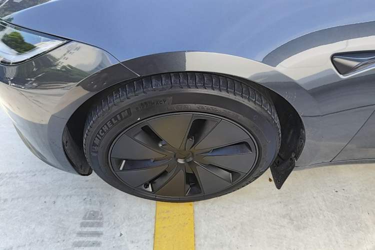 Used Tesla Model 3 2023 Long-Range All-Wheel-Drive Version Exterior 4