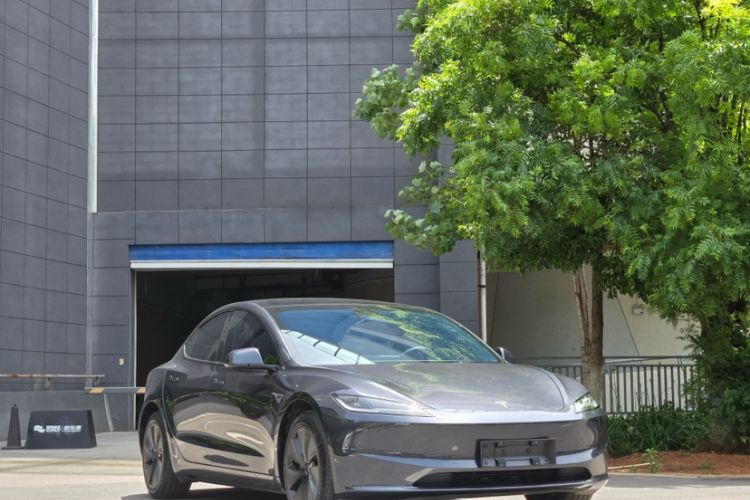 Used Tesla Model 3 2023 Rear-Wheel-Drive Version Exterior 4
