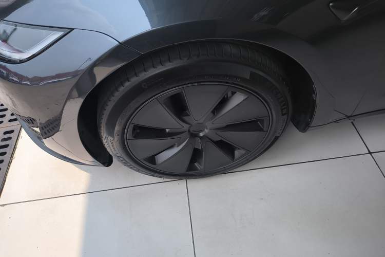 Used Tesla Model 3 2023 Rear-Wheel-Drive Version Exterior 4