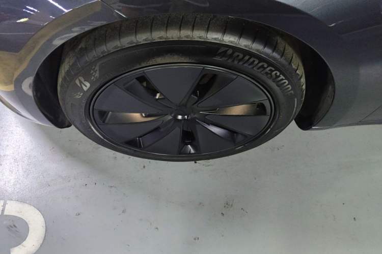 Used Tesla Model 3 2023 Long-Range All-Wheel-Drive Version Exterior 4