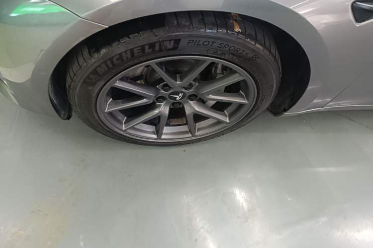 Used Tesla Model 3 2023 Rear-Wheel-Drive Version Exterior 4