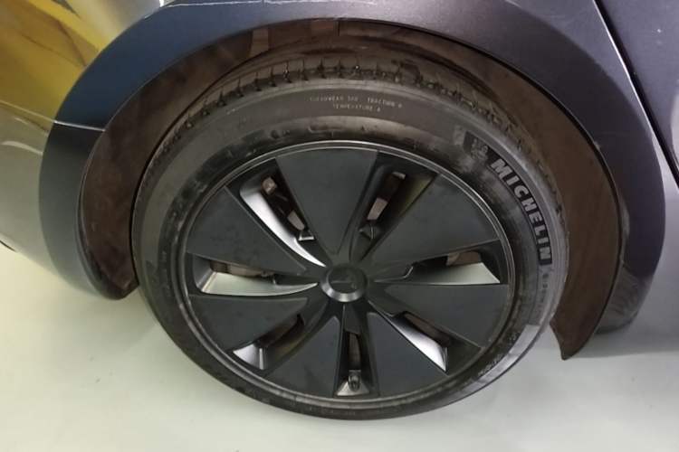Used Tesla Model 3 2023 Rear-Wheel-Drive Version Exterior 5