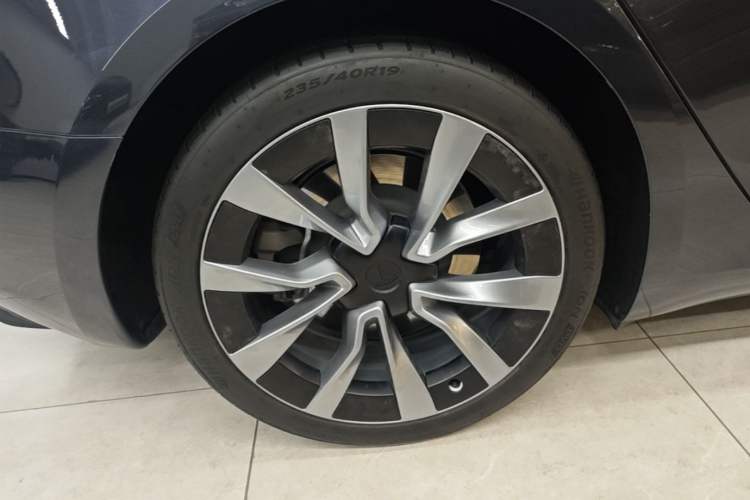 Used Tesla Model 3 2023 Rear-Wheel-Drive Version Exterior 5
