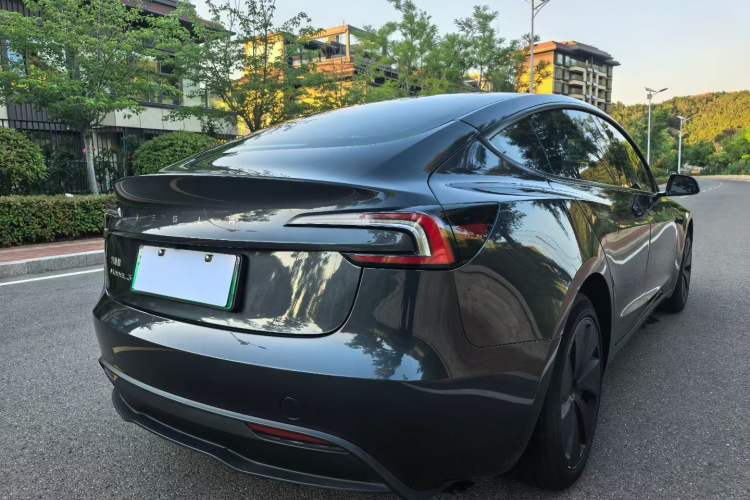 Used Tesla Model 3 2023 Rear-Wheel-Drive Version Exterior 5