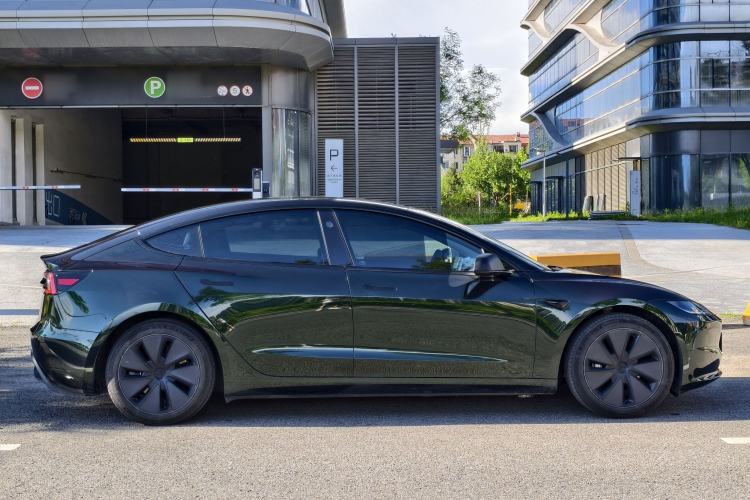 Used Tesla Model 3 2023 Rear-Wheel-Drive Version Exterior 5