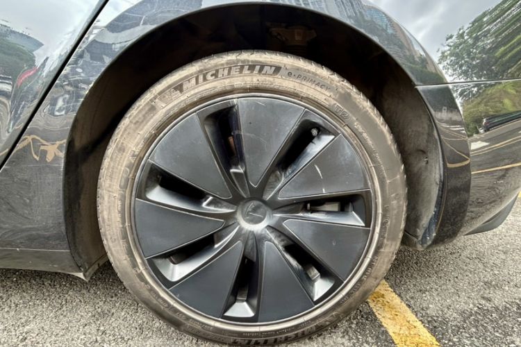 Used Tesla Model 3 2023 Long-Range All-Wheel-Drive Version Exterior 5