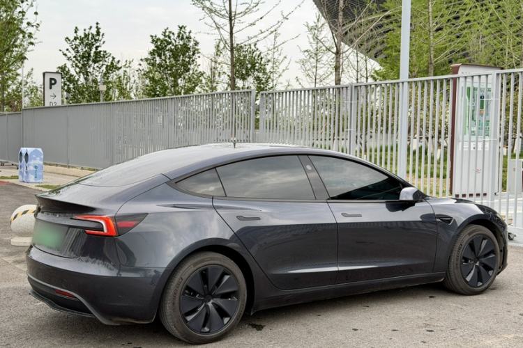 Used Tesla Model 3 2023 Rear-Wheel-Drive Version Exterior 5