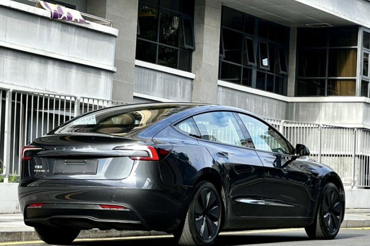 Used Tesla Model 3 2023 Rear-Wheel-Drive Version Exterior 5