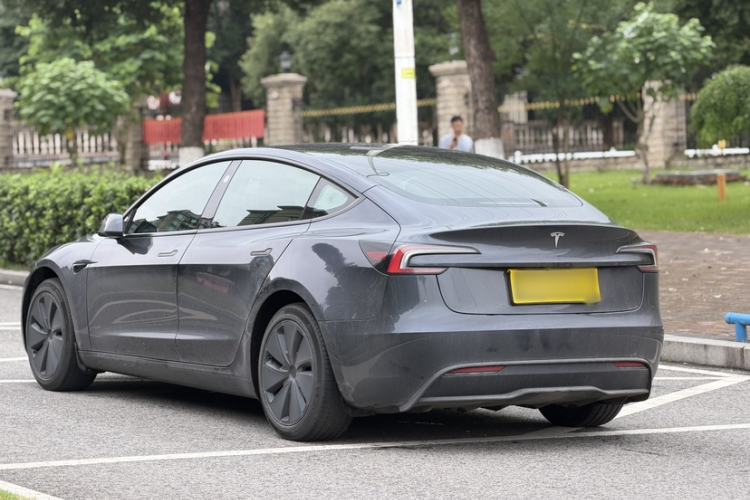 Used Tesla Model 3 2023 Rear-Wheel-Drive Version Exterior 5
