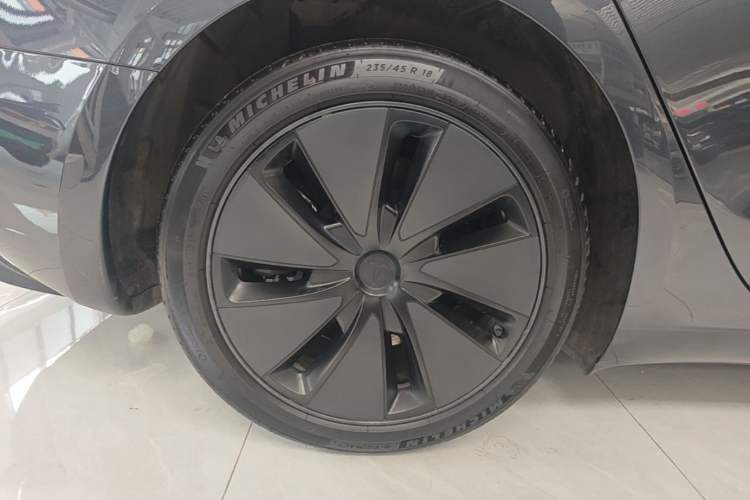 Used Tesla Model 3 2023 Rear-Wheel-Drive Version Exterior 5