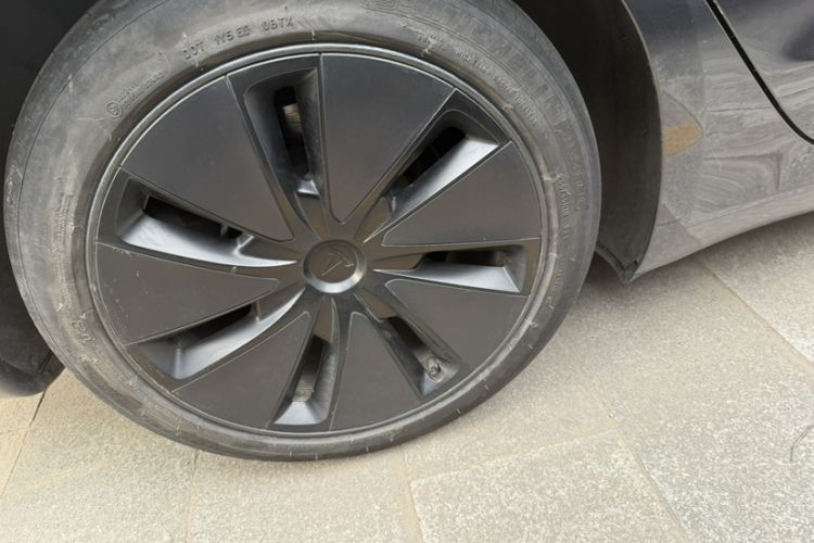Used Tesla Model 3 2023 Long-Range All-Wheel-Drive Version Exterior 6
