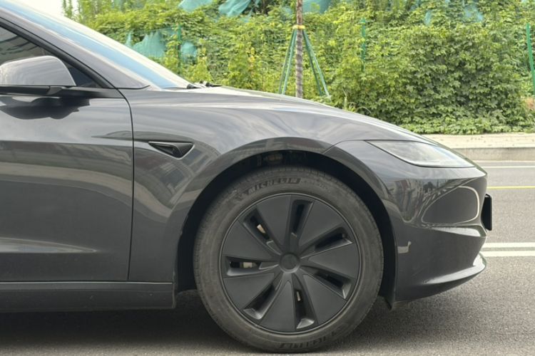 Used Tesla Model 3 2023 Rear-Wheel-Drive Version Exterior 7