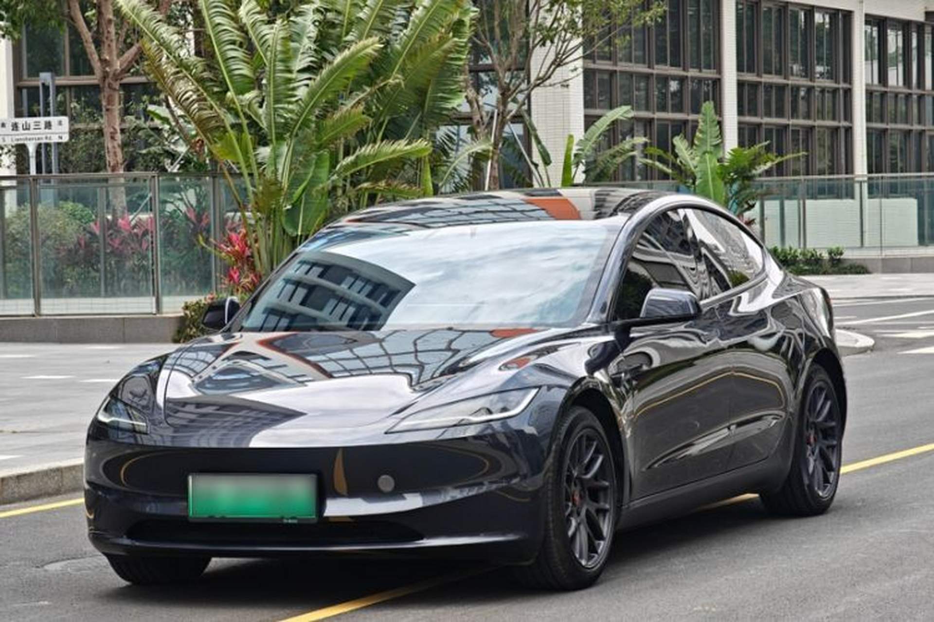Used Tesla Model 3 2023 Long-Range All-Wheel-Drive Version Front Left 45 Deg