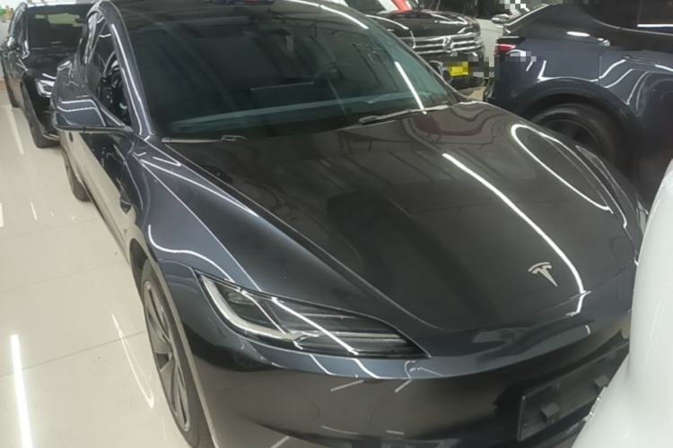 Used Tesla Model 3 2023 Rear-Wheel-Drive Version Front Right 45 Deg