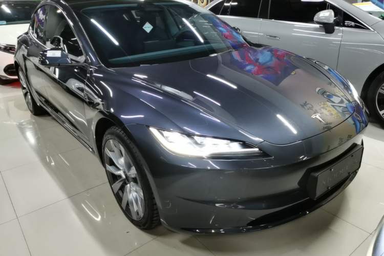 Used Tesla Model 3 2023 Rear-Wheel-Drive Version Front Right 45 Deg