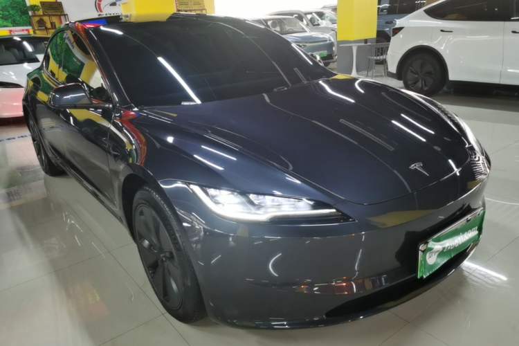 Used Tesla Model 3 2023 Rear-Wheel-Drive Version Front Right 45 Deg