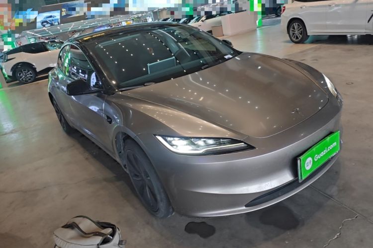 Used Tesla Model 3 2023 Rear-Wheel-Drive Version Front Right 45 Deg