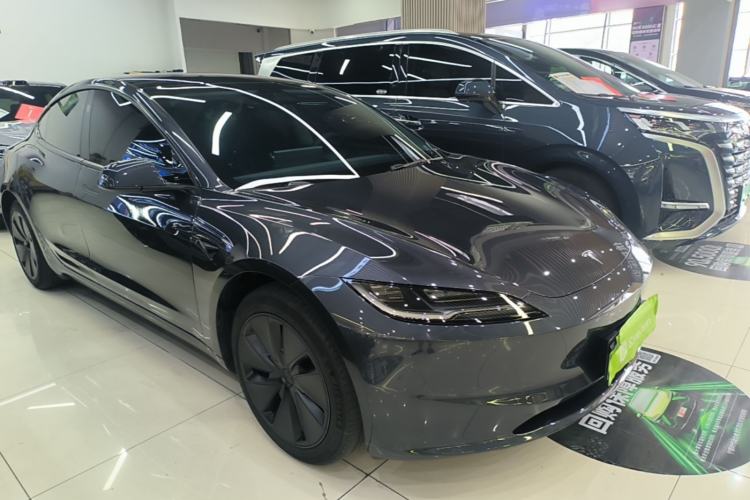 Used Tesla Model 3 2023 Rear-Wheel-Drive Version Front Right 45 Deg