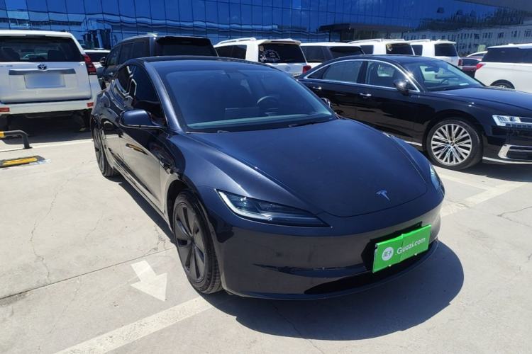 Used Tesla Model 3 2023 Rear-Wheel-Drive Version Front Right 45 Deg