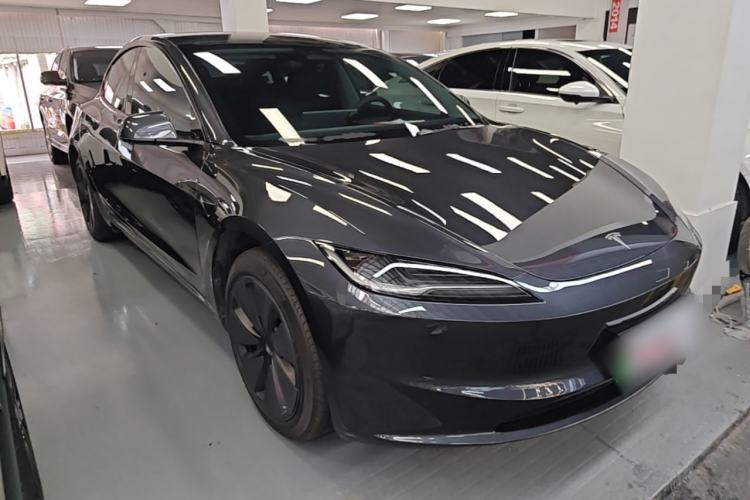 Used Tesla Model 3 2023 Rear-Wheel-Drive Version Front Right 45 Deg