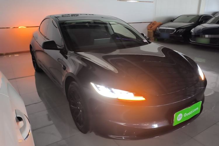 Used Tesla Model 3 2023 Rear-Wheel-Drive Version Front Right 45 Deg