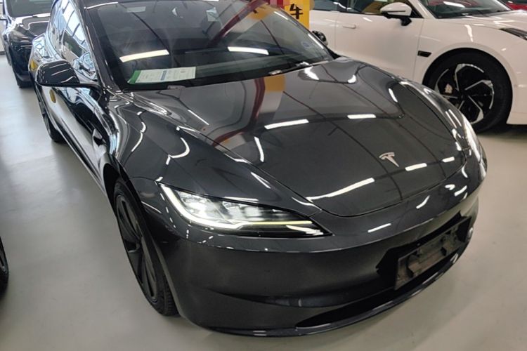 Used Tesla Model 3 2023 Rear-Wheel-Drive Version Front Right 45 Deg