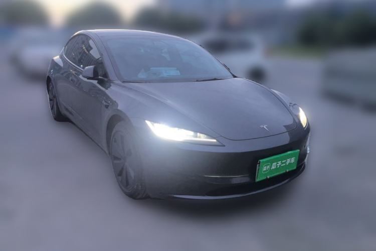 Used Tesla Model 3 2023 Rear-Wheel-Drive Version Front Right 45 Deg