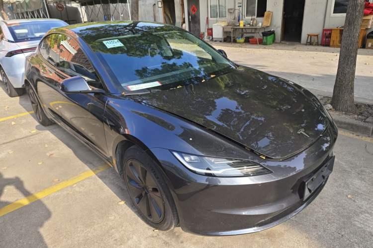 Used Tesla Model 3 2023 Rear-Wheel-Drive Version Front Right 45 Deg