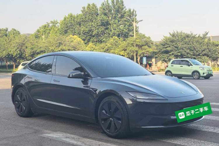 Used Tesla Model 3 2023 Rear-Wheel-Drive Version Front Right 45 Deg