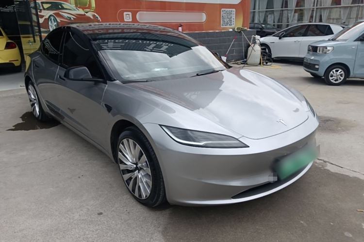 Used Tesla Model 3 2023 Rear-Wheel-Drive Version Front Right 45 Deg