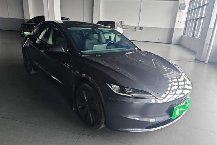 Used Tesla Model 3 2023 Rear-Wheel-Drive Version Front Right 45 Deg