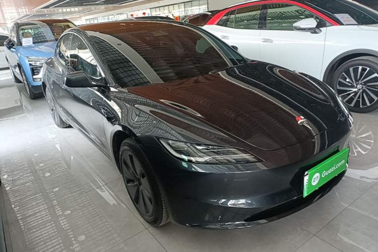 Used Tesla Model 3 2023 Rear-Wheel-Drive Version Front Right 45 Deg