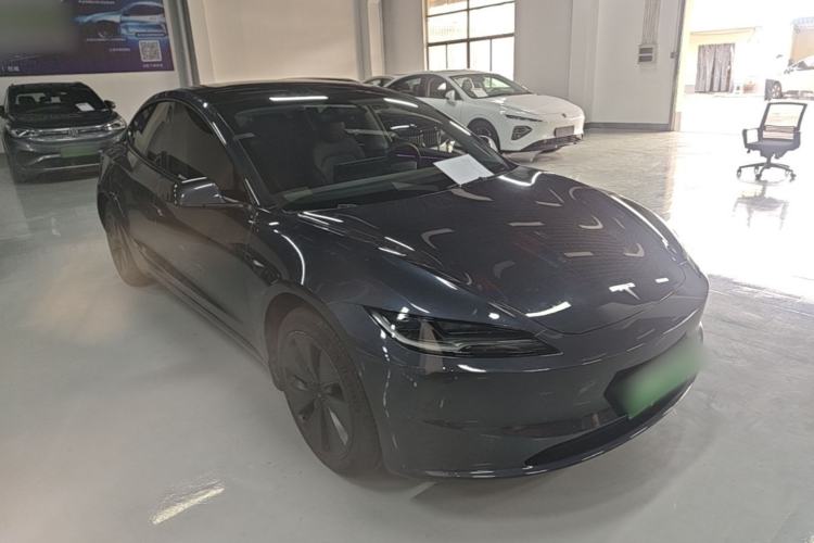 Used Tesla Model 3 2023 Rear-Wheel-Drive Version Front Right 45 Deg