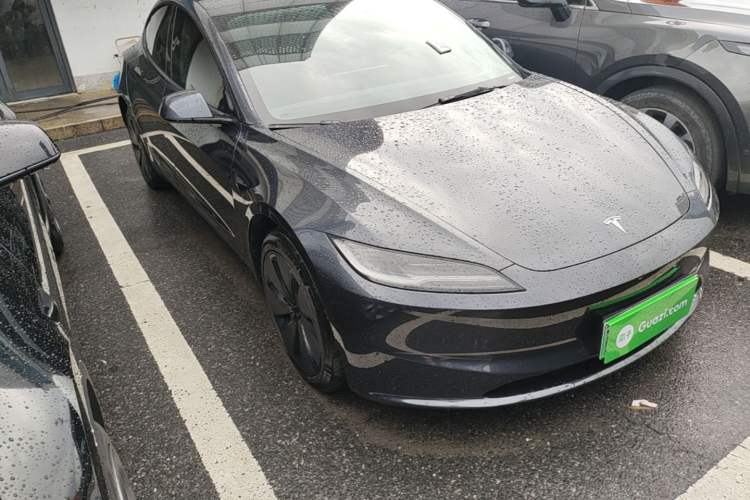 Used Tesla Model 3 2023 Rear-Wheel-Drive Version Front Right 45 Deg