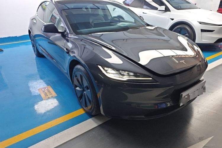 Used Tesla Model 3 2023 Rear-Wheel-Drive Version Front Right 45 Deg