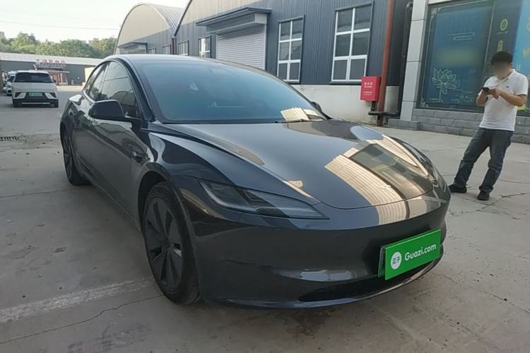 Used Tesla Model 3 2023 Rear-Wheel-Drive Version Front Right 45 Deg