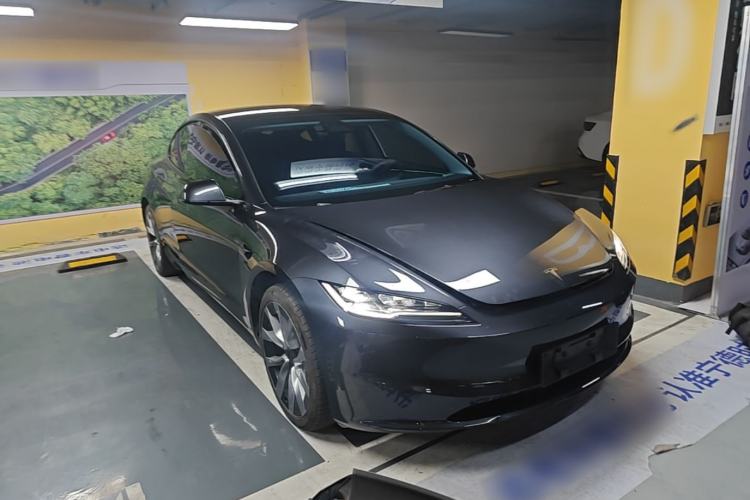 Used Tesla Model 3 2023 Rear-Wheel-Drive Version Front Right 45 Deg