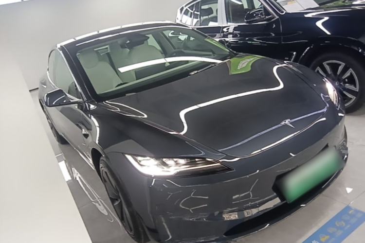 Used Tesla Model 3 2023 Rear-Wheel-Drive Version Front Right 45 Deg