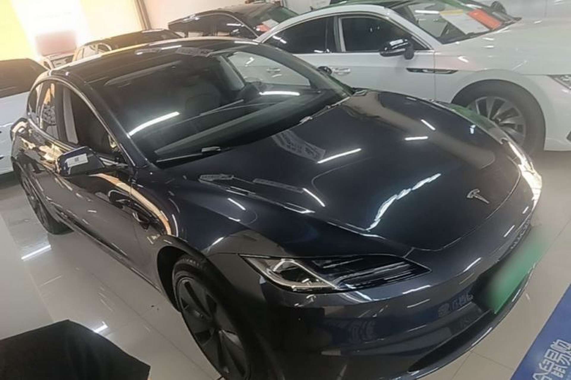 Used Tesla Model 3 2023 Rear-Wheel-Drive Version Front Right 45 Deg