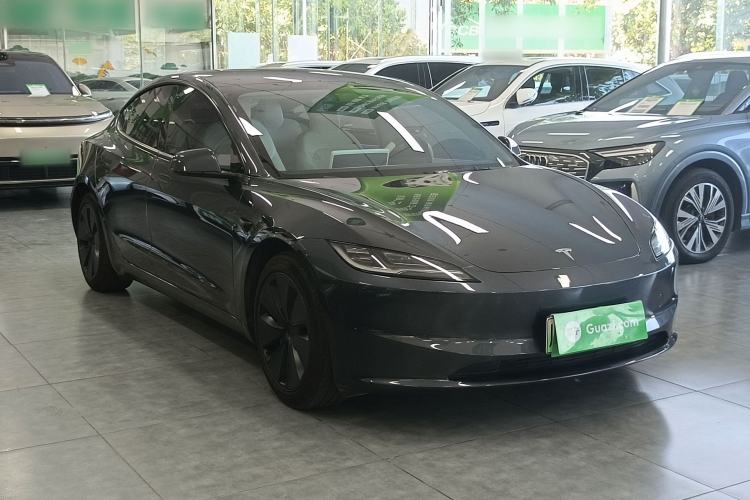 Used Tesla Model 3 2023 Rear-Wheel-Drive Version Front Right 45 Deg